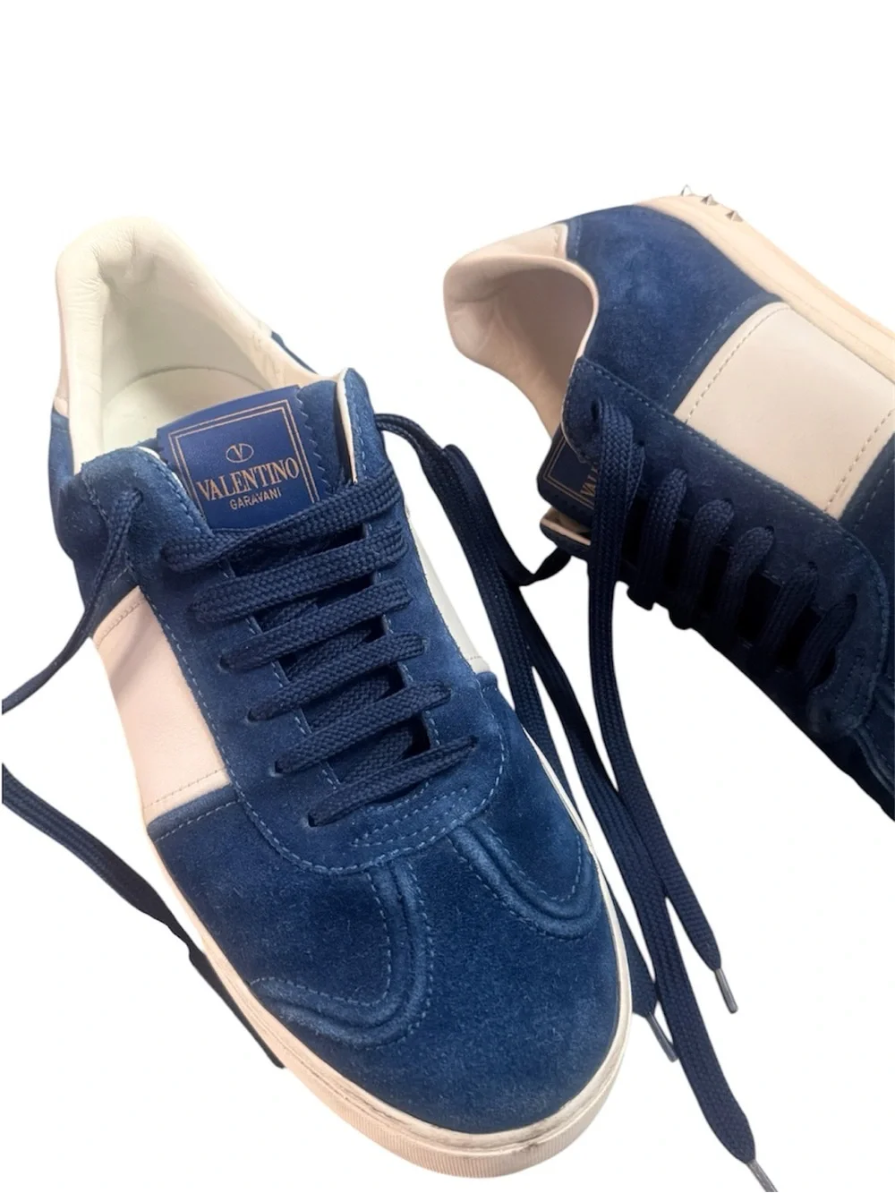Valentino Garavani Flycrew Low-Top Sneakers In Navy Blue Suede